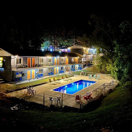 The Wanderoo Lodge Eureka Springs Exteriör bild