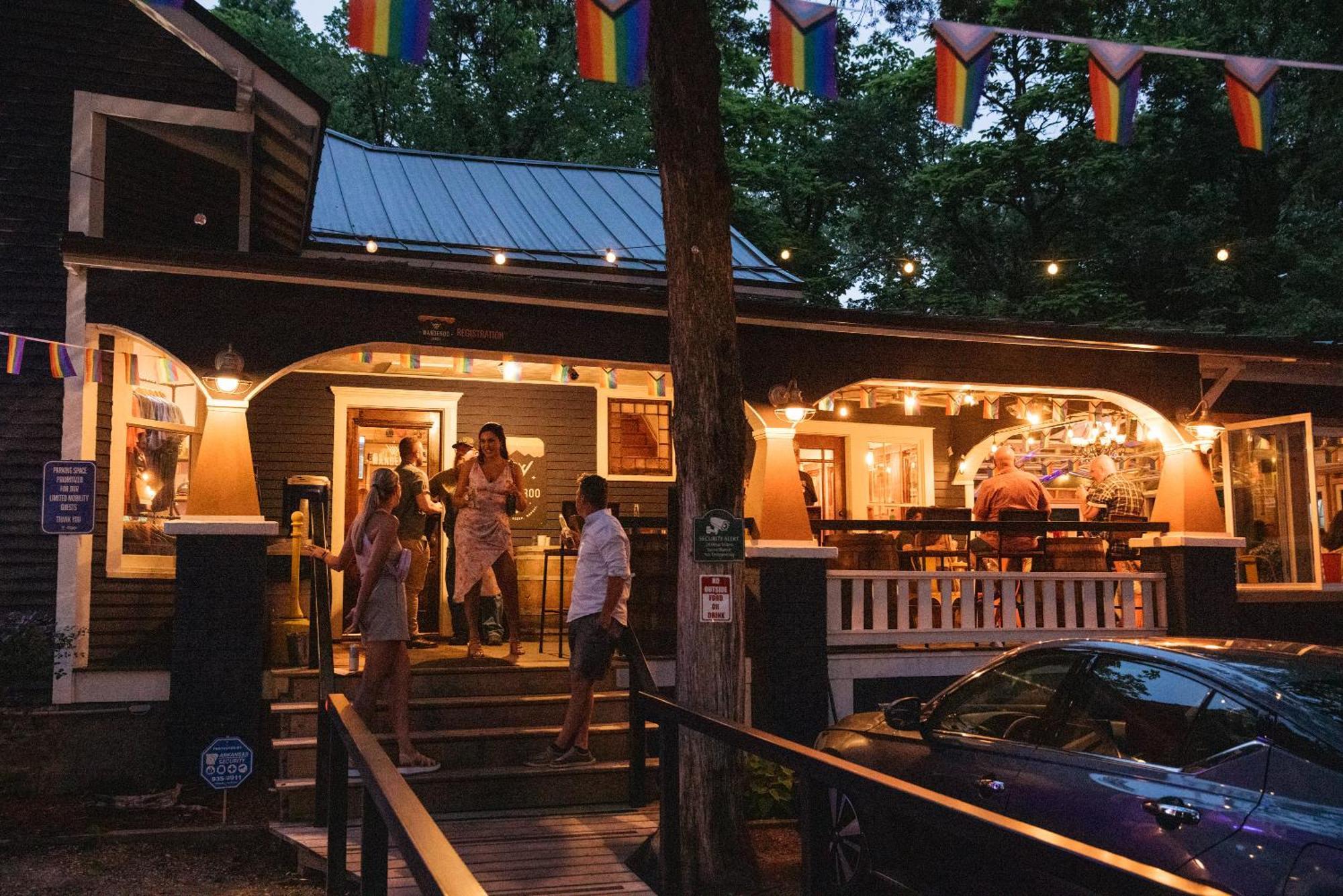 The Wanderoo Lodge Eureka Springs Exteriör bild